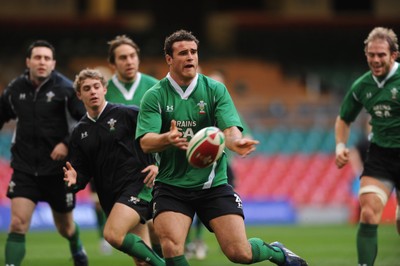 07.11.08 - Wales Rugby Training - Jamie Roberts in action during training. 
