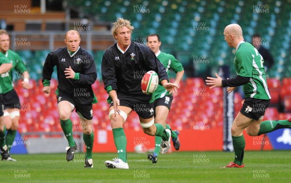 07.11.08 - Wales Rugby Training - Andy Powell in action during training. 