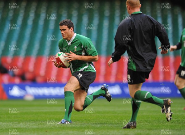 07.11.08 - Wales Rugby Training - Jamie Roberts in action during training. 