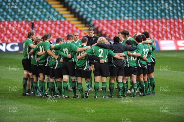 07.11.08 - Wales Rugby Training - the Welsh team gather for a huddle during training. 