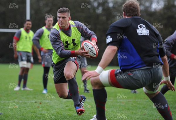 071113 - Wales Rugby Training -Scott Williams during training