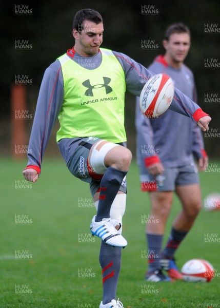 071113 - Wales Rugby Training -Sam Warburton during training