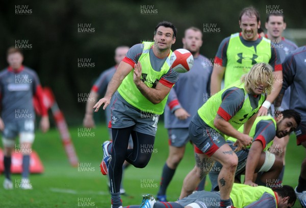 071113 - Wales Rugby Training -Mike Phillips during training