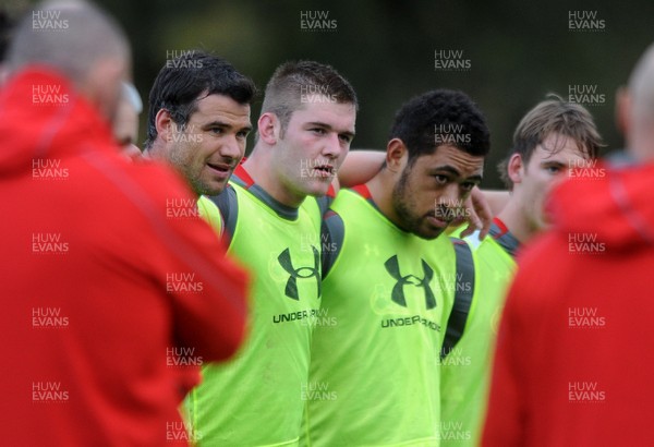 071113 - Wales Rugby Training -Mike Phillips, Dan Lydiate and Toby Faletau during training