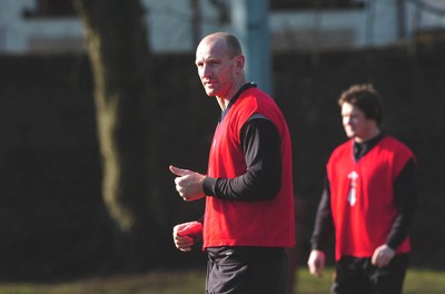 080206  Wales rugby training,Cardiff - Thumbs up from Gareth Thomas for the game against Scotland   