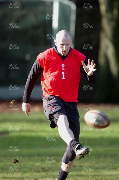 080206  Wales rugby training,Cardiff - Gareth Thomas  