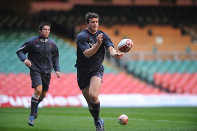 08.02.08 Wales rugby training,Millennium Stadium... Wales Jamie Roberts in training. 