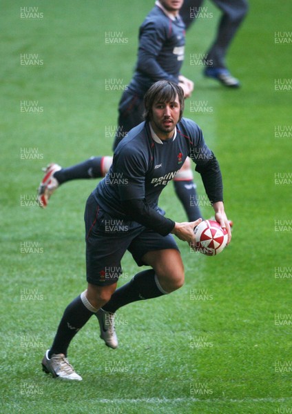 08.02.08 Wales rugby training,Millennium Stadium... Wales Gavin Henson. 
