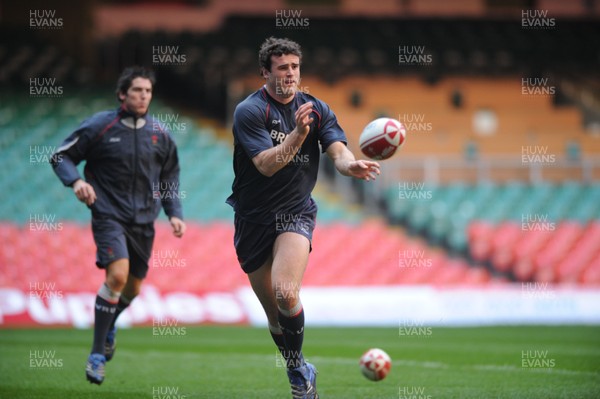 08.02.08 Wales rugby training,Millennium Stadium... Wales Jamie Roberts in training. 