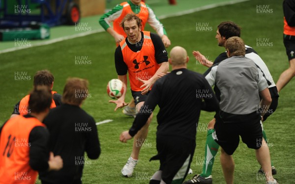 08.02.10 - Wales Rugby Training - Alun Wyn Jones during training. 