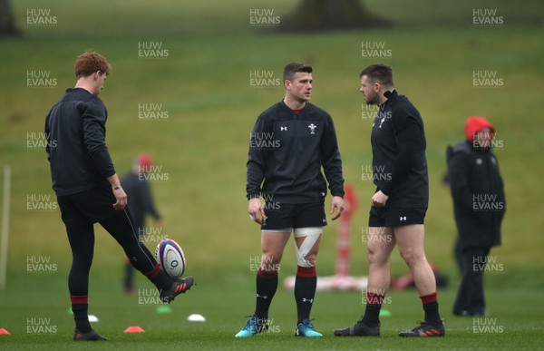 080218 - Wales Rugby Training - Rhys Patchell, Scott Williams and Rob Evans during training