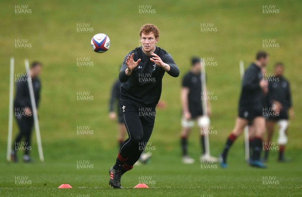 080218 - Wales Rugby Training - Rhys Patchell during training