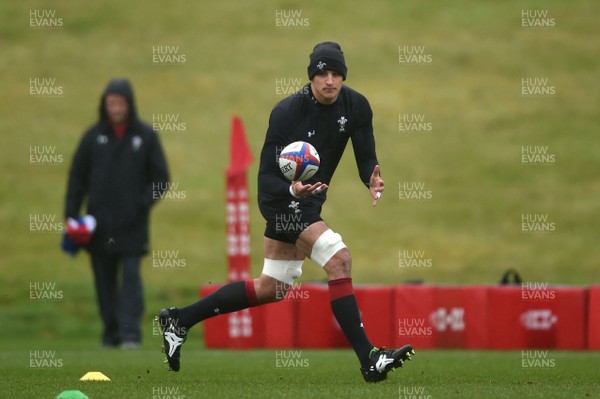 080218 - Wales Rugby Training - Aaron Shingler during training