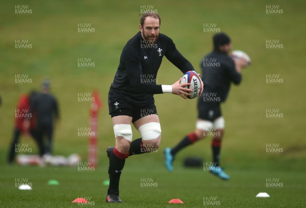 080218 - Wales Rugby Training - Alun Wyn Jones during training