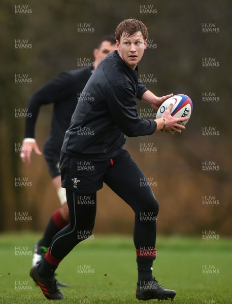 080218 - Wales Rugby Training - Rhys Patchell during training