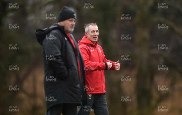 080218 - Wales Rugby Training - Warren Gatland and Rob Howley during training