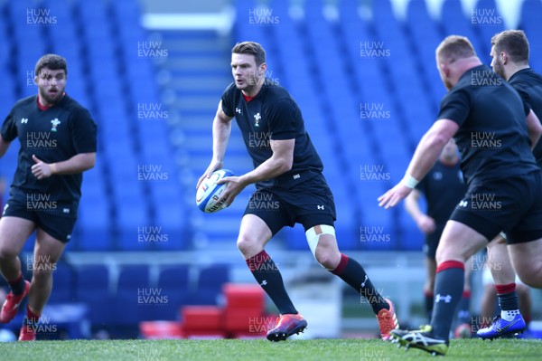 080219 - Wales Rugby Training - Dan Biggar during training