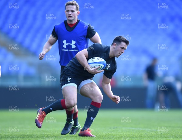 080219 - Wales Rugby Training - Owen Watkin during training