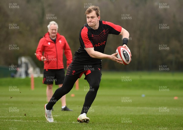 080222 - Wales Rugby Training - Nick Tompkins during training