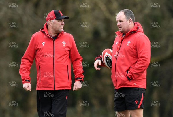 080222 - Wales Rugby Training - Wayne Pivac and Gareth Williams during training