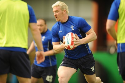 08.03.11 - Wales Rugby Training - Andy Powell during training. 