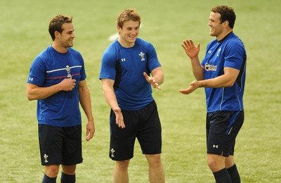 08.03.11 - Wales Rugby Training - Lee Byrne, Jonathan Davies and Jamie Roberts during training. 