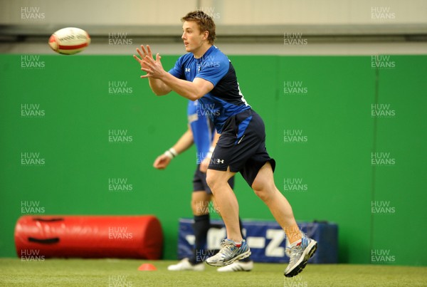 08.03.11 - Wales Rugby Training - Jonathan Davies during training. 