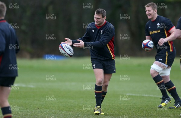 080316 - Wales Rugby Training - Dan Biggar during training