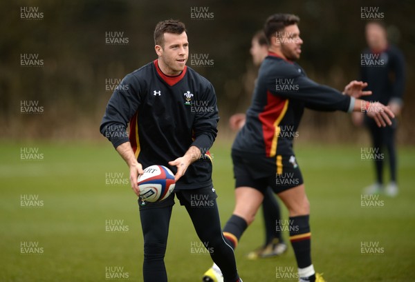 080316 - Wales Rugby Training -Gareth Davies and Rhys Webb (right) during training