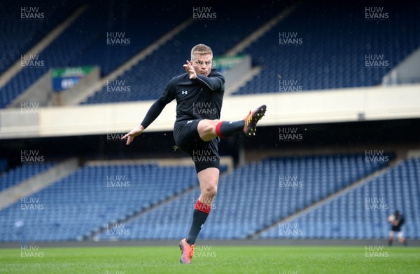 080319 - Wales Rugby Training - Gareth Anscombe during training