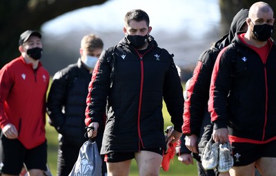 080321 - Wales Rugby Training - Wyn Jones during training