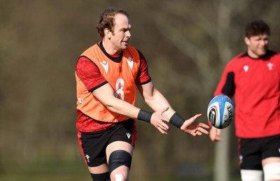 080321 - Wales Rugby Training - Alun Wyn Jones during training