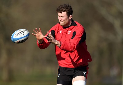 080321 - Wales Rugby Training - Will Rowlands during training