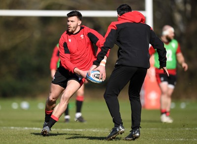 080321 - Wales Rugby Training - Johnny Williams during training