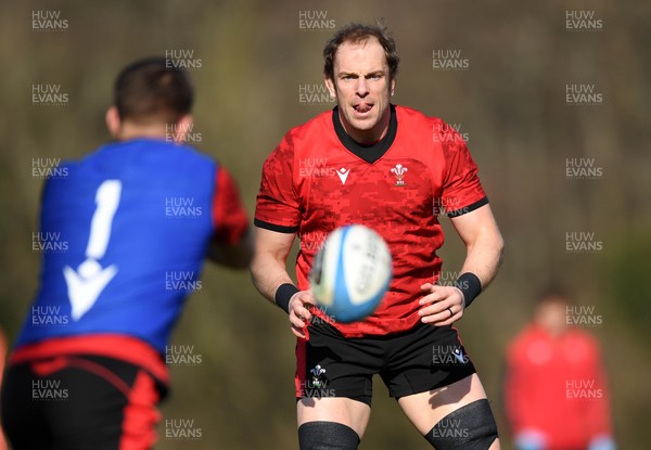 080321 - Wales Rugby Training - Alun Wyn Jones during training