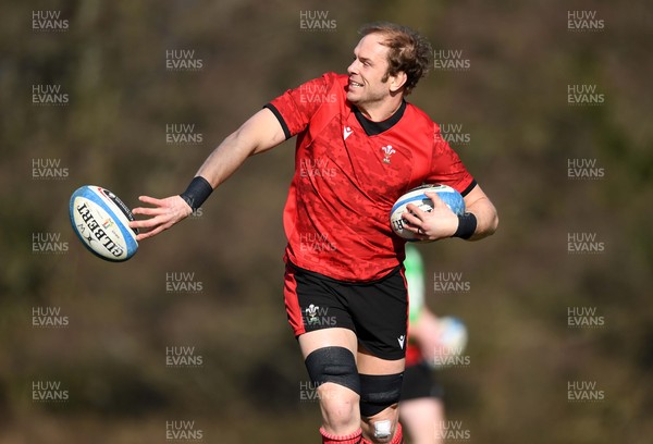 080321 - Wales Rugby Training - Alun Wyn Jones during training