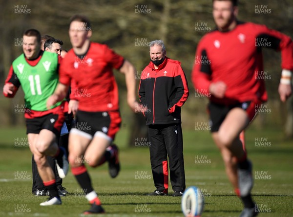080321 - Wales Rugby Training - Wayne Pivac during training