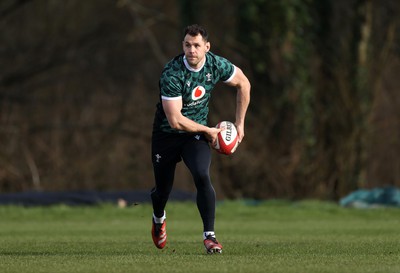 080324 - Wales Rugby Training ahead of their 6 Nations game against France - Tomos Williams during training