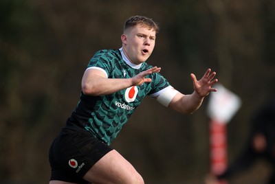 080324 - Wales Rugby Training ahead of their 6 Nations game against France - Sam Costelow during training