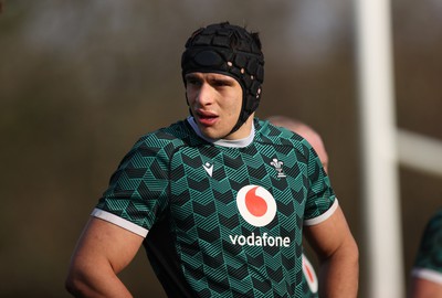 080324 - Wales Rugby Training ahead of their 6 Nations game against France - Dafydd Jenkins during training