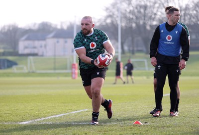 080324 - Wales Rugby Training ahead of their 6 Nations game against France - Dillon Lewis during training