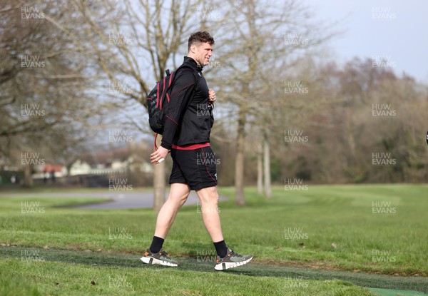 080324 - Wales Rugby Training ahead of their 6 Nations game against France - Will Rowlands during training