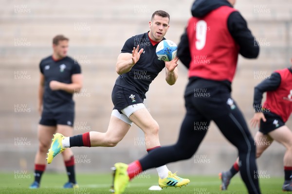 080618 - Wales Rugby Training - Gareth Davies during training