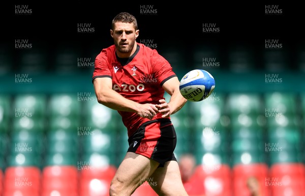 080721 - Wales Rugby Training - Jonah Holmes during training
