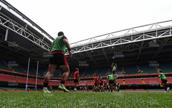 080721 - Wales Rugby Training - Line out at Principality Stadium during training