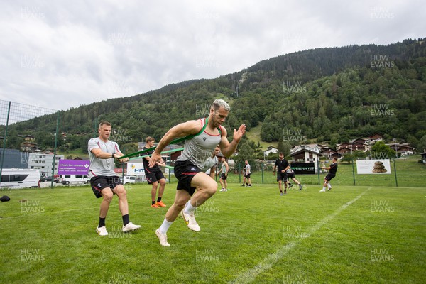 080723 - Wales Rugby World Cup Training camp in Fiesch, Switzerland - Gareth Davies during training