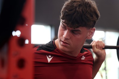 080724 - Wales Rugby Training in the week ahead of their second test against Australia in Melbourne - Eddie James during training