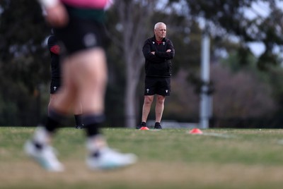 080724 - Wales Rugby Training in the week ahead of their second test against Australia in Melbourne - Warren Gatland, Head Coach during training