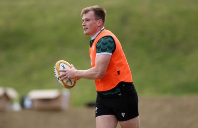 080724 - Wales Rugby Training in the week ahead of their second test against Australia in Melbourne - Nick Tompkins during training