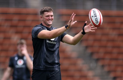 080725 - Wales Rugby Training in the final week of their tour to Japan - Freddie Thomas during training